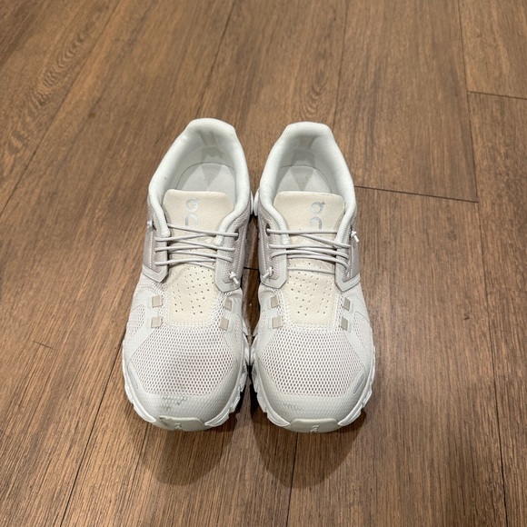 On Running Shoes - On Cloud 5 Sneakers